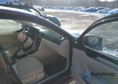 2012 Volkswagen Passat 2.5L Se z USA, uszkodzony, nr VIN 1VWBP7A3XCC086617